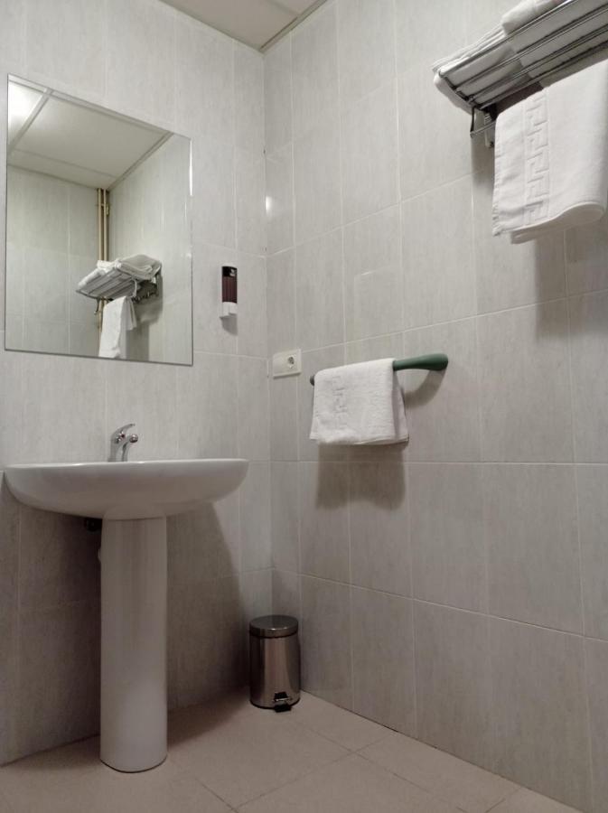 Hostal Brin Monreal del Campo Extérieur photo